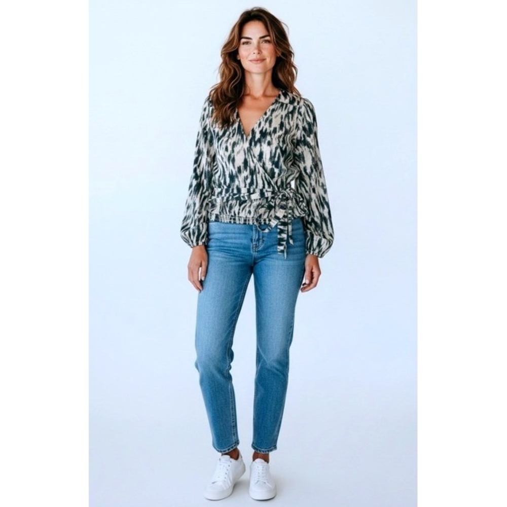 EVEREVE Women Green Ikat Wrap Animal Print Wrap Blouse Top XS Casual Chic